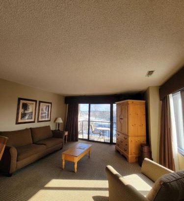 Acme Apartment | Valleyview Swing & Stay
