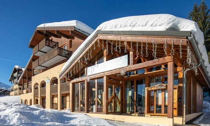 Doucy-Combelouviere Condo | Valmorel | 2BR for 10 + Ski-in, Ski-out!