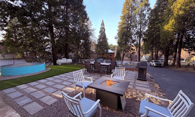Groveland Cabin | VanaHaven-Downtown,Pool,Firepit,Trees (WFH No $50 gate fee)