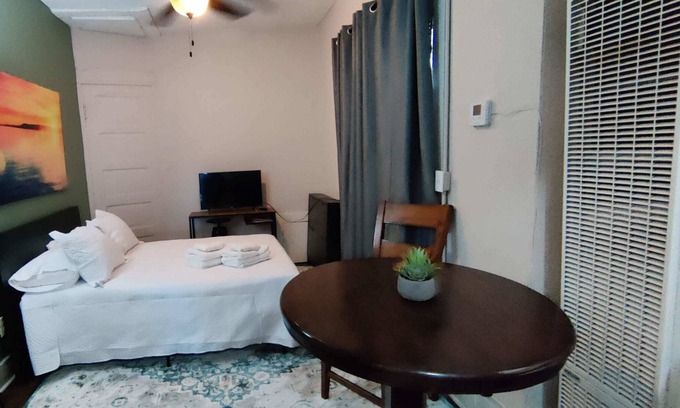 New Pathways Apartment | Vance 5 Lovely studio