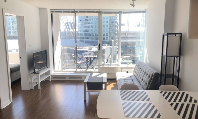 Crosstown Condo | Vancouver Downtown Core Living