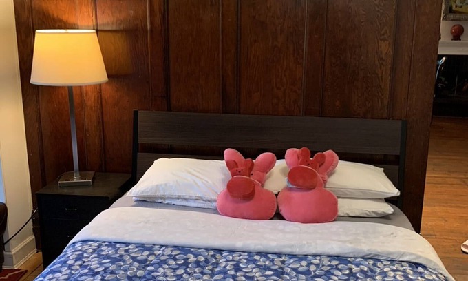 Mount Pleasant House | vancouver guest house