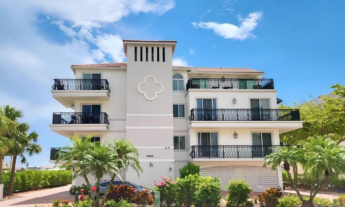 Vanderbilt Beach Apartment | Vanderbilt Beach 3br/3ba condo