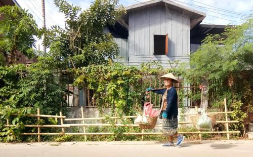 Savannakhet Bed & Breakfast | Vanpila