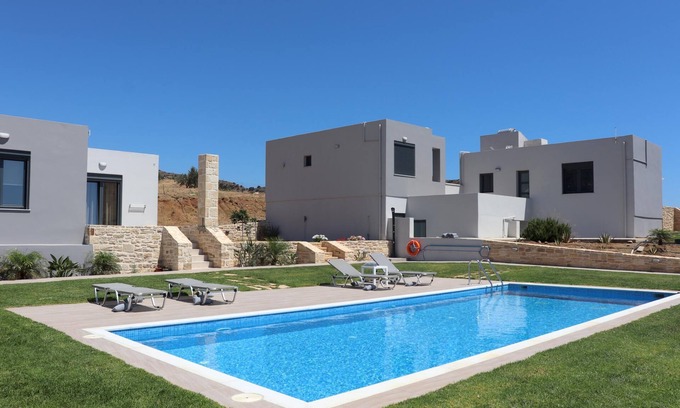 Vizari House | Vast view of landscape and sea, pool, 4 pers. | holiday home Triopetra, Crete