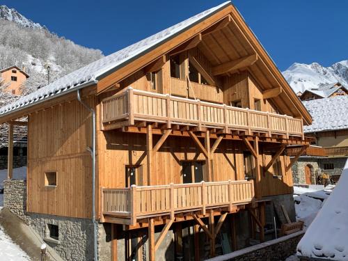 Vaujany Ski Chalet | VAUJANYLOCATIONS - Chalet Opaline
