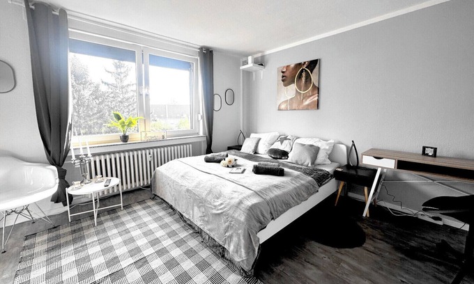 Altenessen Apartment | # VAZ Apartments E02 | Kitchen | Free WiFi | Netflix