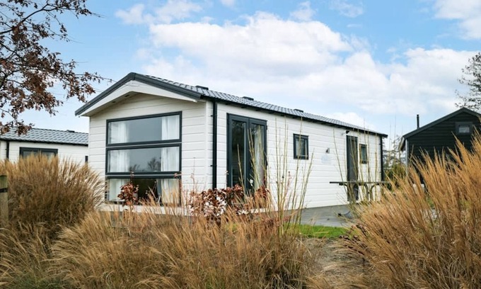 Nunspeet Ski Chalet | Veluwemeer Chalet with Microwave