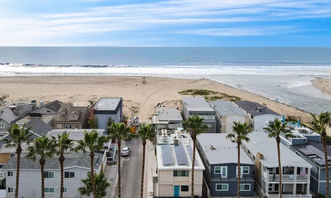 Santa Ana Heights House | Velvet Sand II by AvantStay | Steps to Newport Beach