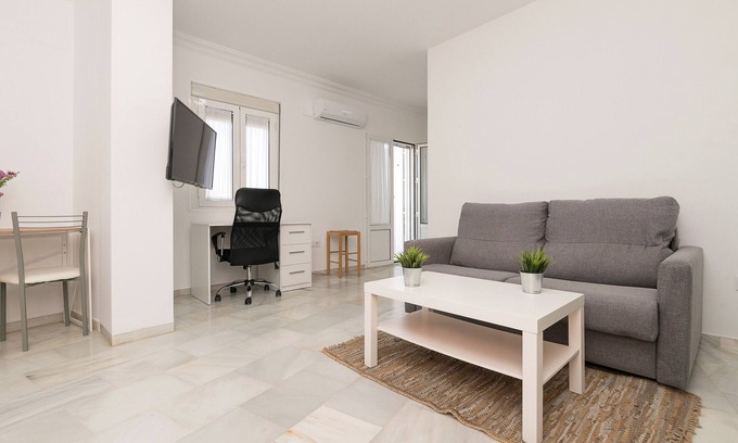 Chiclana de la Frontera House | VERANO EN CHICLANA - Charming apartment in the center - Free Wi-Fi