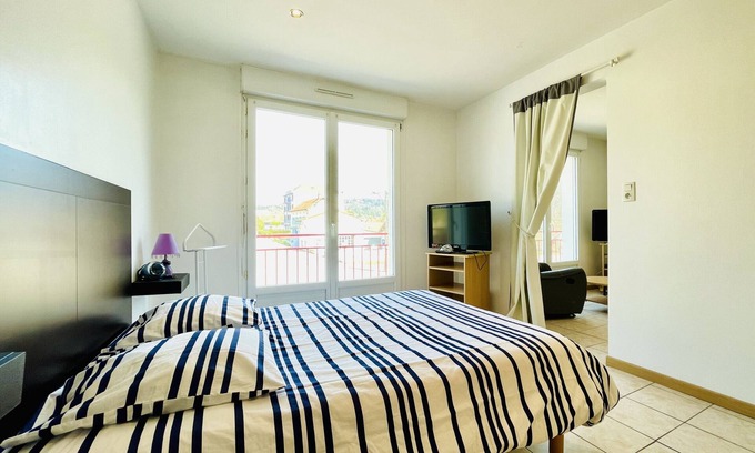 Forges-les-Bains Apartment | Verlaine: 1-bedroom apartment 300m from the Bains les Bains thermal baths