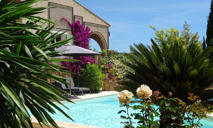 Le Beausset Villa | Very beautiful Provencal house sleeps 6/12 in a quiet area in Le Beausset, Var