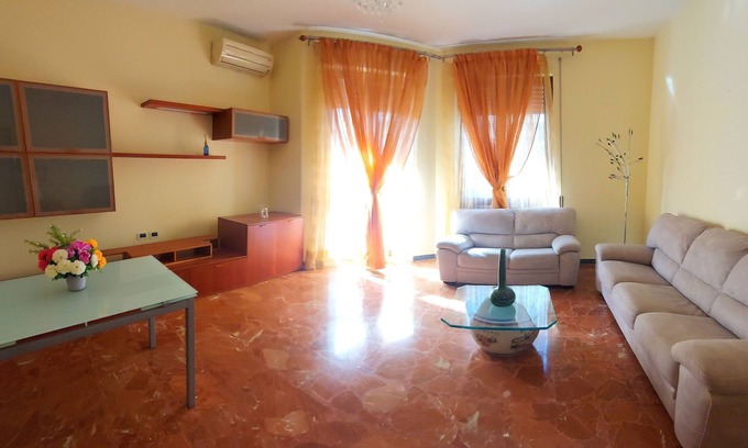 Lake Bracciano Apartment | Very central apartment in Bracciano with free access to private beach