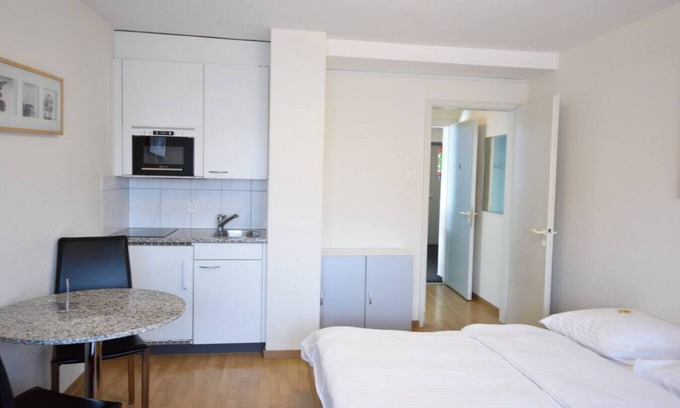 District 6 Apartment | Very central studio (Crown 41)