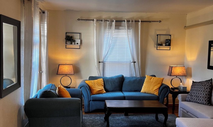 Coos Bay House | Very clean house with amazing park across the street and Japanese garden.
