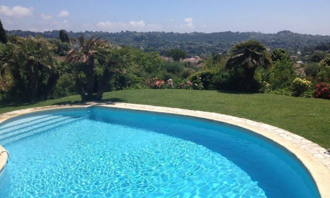 La Colle-sur-Loup Villa | Very nice big family villa with beautiful views to the sea.