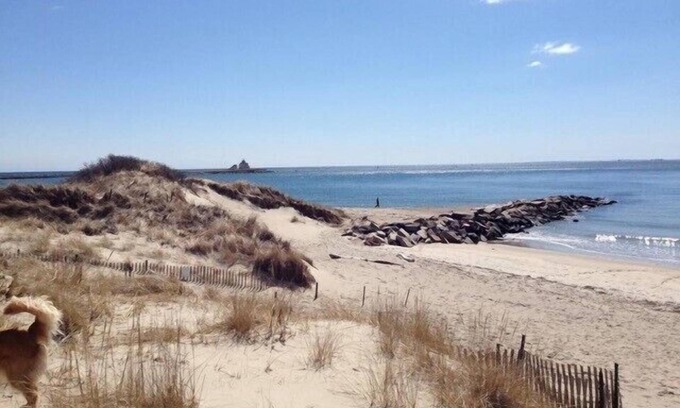 Watch Hill House | Very Nice Cottage 3 BR and 2 Bath walk to Watch Hill Beach