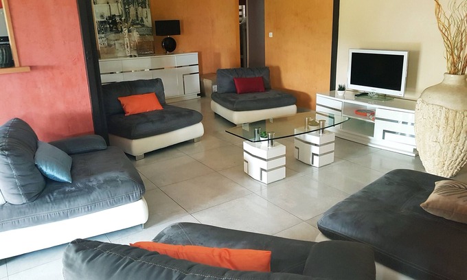 Capesterre-Belle-Eau Villa | VERY NICE RED WOODEN VILLA WITH SEA VIEWS