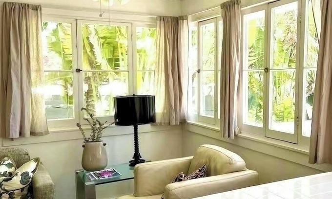 Downtown Apartment | Very tropical, private and peaceful, short walk to everything happening downtown