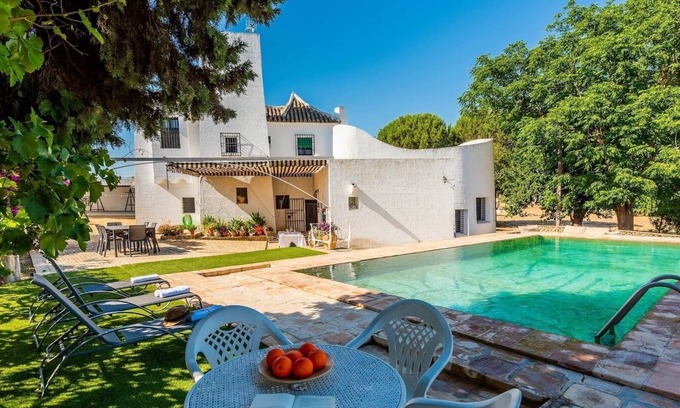 Marchena Villa | Viña Meneses La Puebla de Cazalla by Ruralidays
