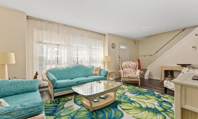 Villas House | VI121 Edna Avenue