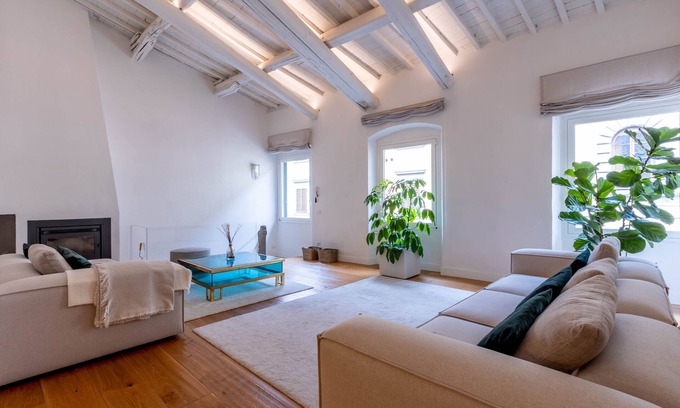 Santo Spirito Apartment | Via dei Serragli Penthouse/Santo Spirito Penthouse