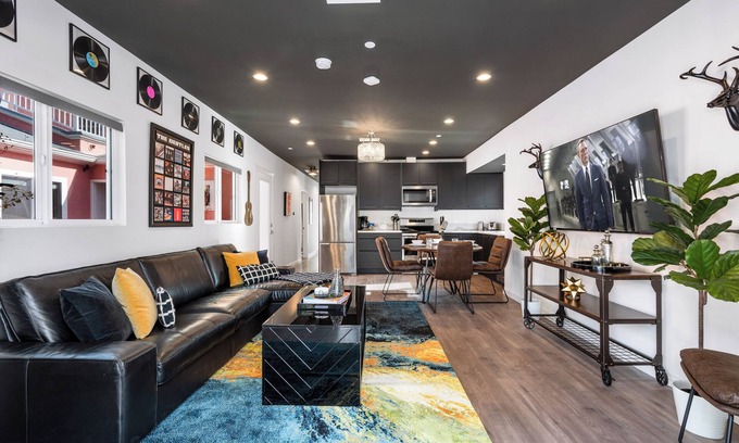 Hollywood Hotel | Vibey 2BDR in Prime Hollywood | Steps to Attractions | Rock n Roll by AvantStay