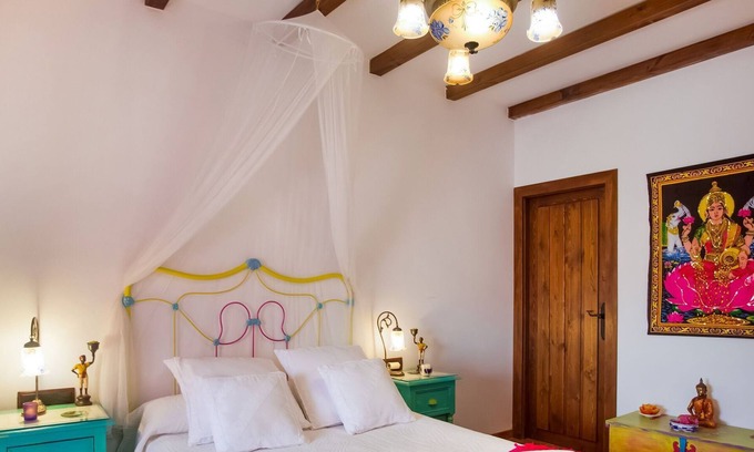 Zagrilla House | Vibrant Holiday Home in Priego de Córdoba with Private Pool