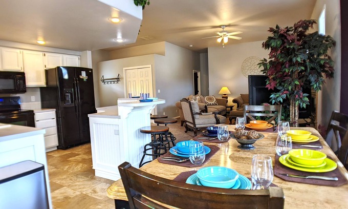 Boise House | Vibrant & Inviting 3 BR Home near The Village!