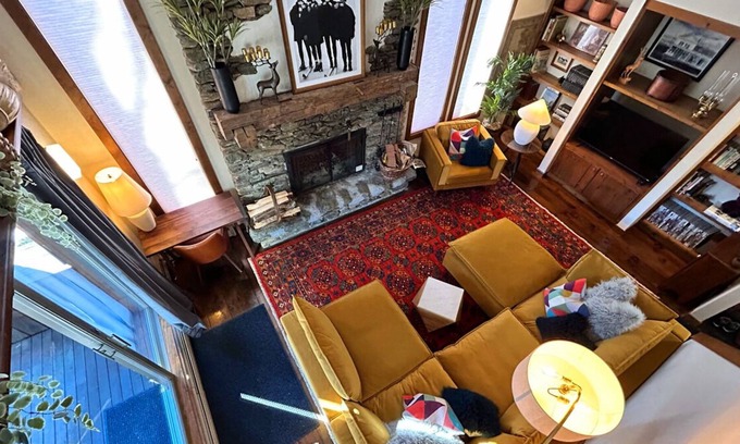 Plymouth House | Vibrant & Luxurious Retro Mountain Home Minutes To Okemo & Killington