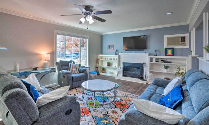 Southwestern Sacramento House | Vibrant Sacramento Home w/ Yard & Patio!