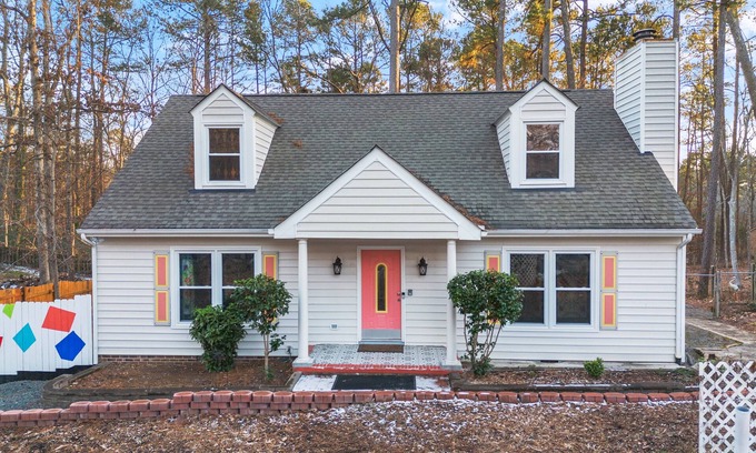 Durham House | Vibrant & Spacious Family Home Near Downtown