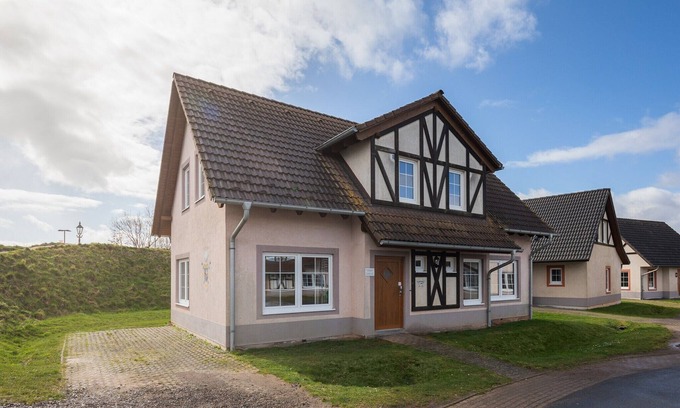 Ediger Villa | Vibrant villa near the river Moselle