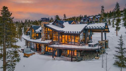The Highlands House | Vickery's Vantage