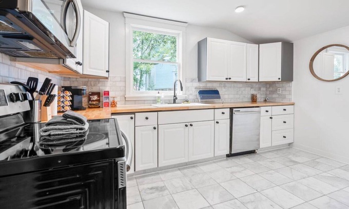 Dixon Park House | Victorian District Oasis ★ Open-Concept Family-Friendly Home ★ Convertible Suite