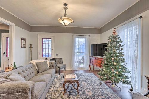Penn Yan House | Victorian Home in Penn Yan about 1 Mi to Keuka Lake!