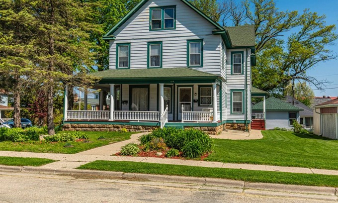 Mineral Point Other | Victorian Home in Historic Mineral Point - Entire 2nd Story Suite