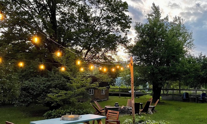 Tannersville House | Victorian Main St Mountain House - walk everywhere+outdoor oasis+vintage flair