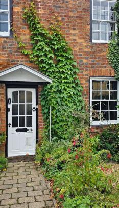 Stony Stratford House | Victorian Retro Cottage in Stony Stratford Centre
