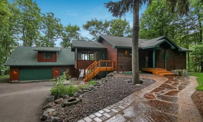 Stone Lake Cabin | Victory Heights Haven – Sandy Shoreline on LCO