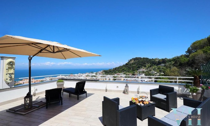 Casamicciola Terme Villa | Victory's Luxury House with Jacuzzi on the Roof