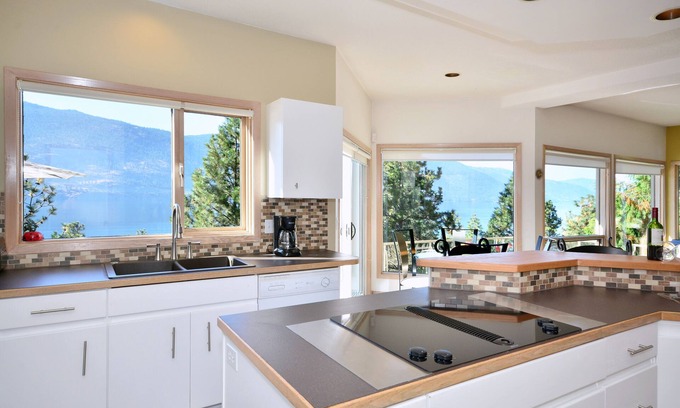 Central Okanagan House | View home close to Okanagan Lake / Aug 19-27 open!!! Book NOW!!!