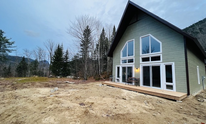 Saint-Raymond Ski Chalet | View of the castling