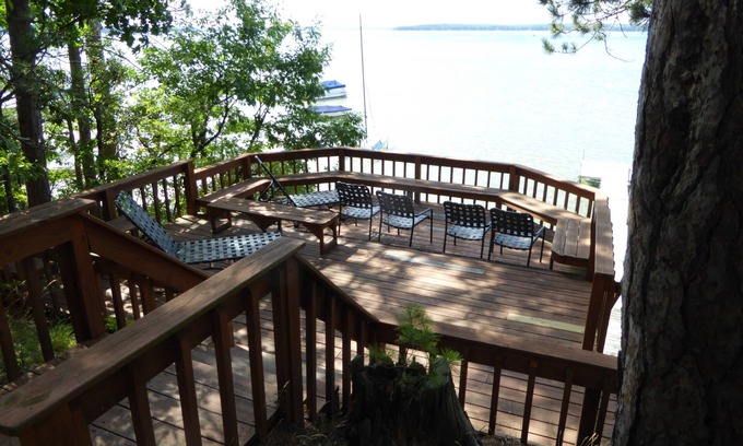 Higgins Lake Cottage | View, private lakefront, deck & dock, quiet forest. Beautiful cottage and lake
