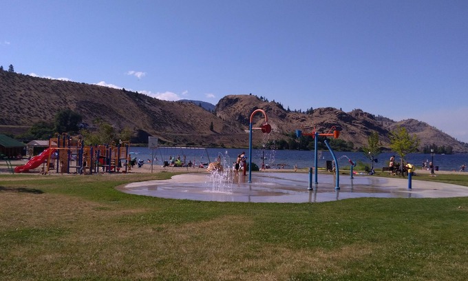 Okanagan-Similkameen Condo | View/Walk to sandy Skaha Lake beach + rest at Christie Memorial Provincial Park