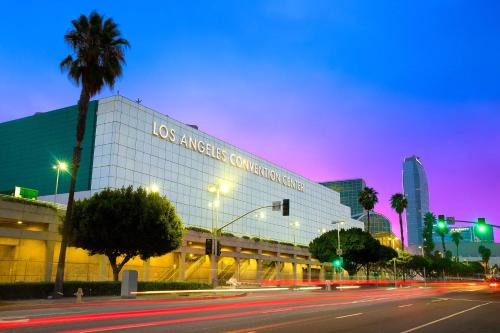 Downtown Los Angeles Apartment | ViewPoint Suites