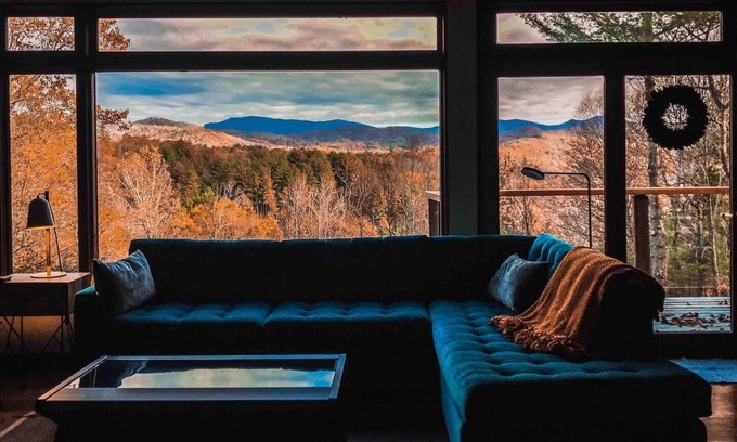 Bakersville Cabin | Views! Japanese Soaking Tub. Double Fireplace. Chef Kitchen, Herb Garden