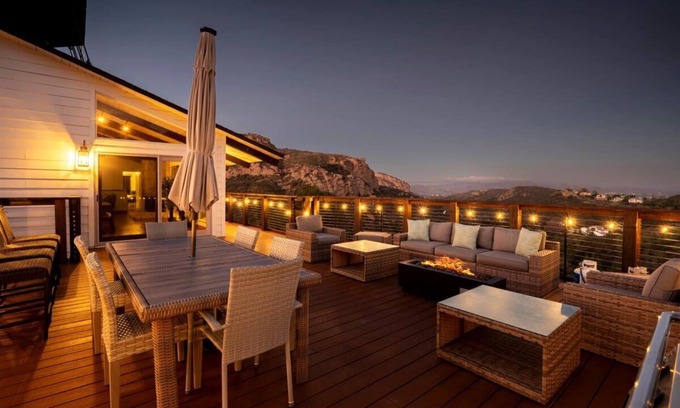 Thousand Oaks House | Views + Tranquility meets Play!