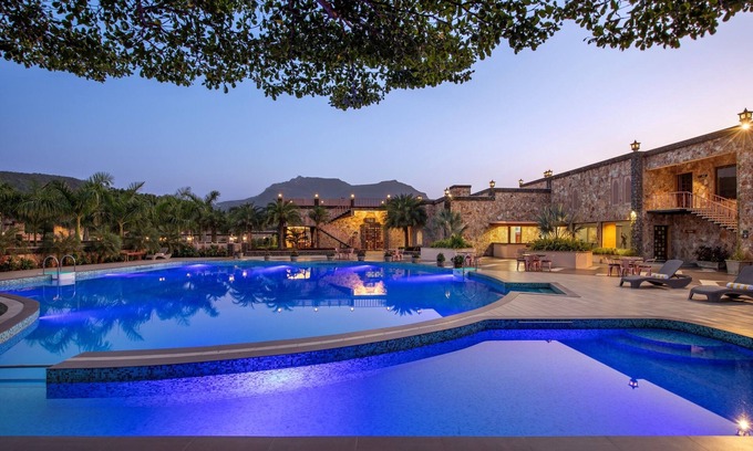 Halol Hotel | Vikrama Heritage Resort Pavagadh