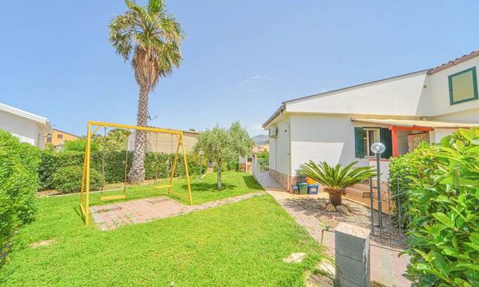 Piana Calzata Villa | Villa Aurora - Holiday Houses Mare Nostrum - In front of the beach and pool